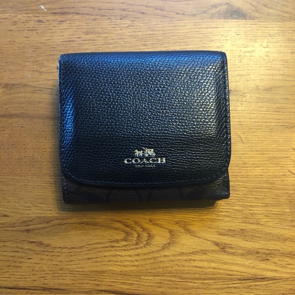 Coach Handbags - Coach wallet